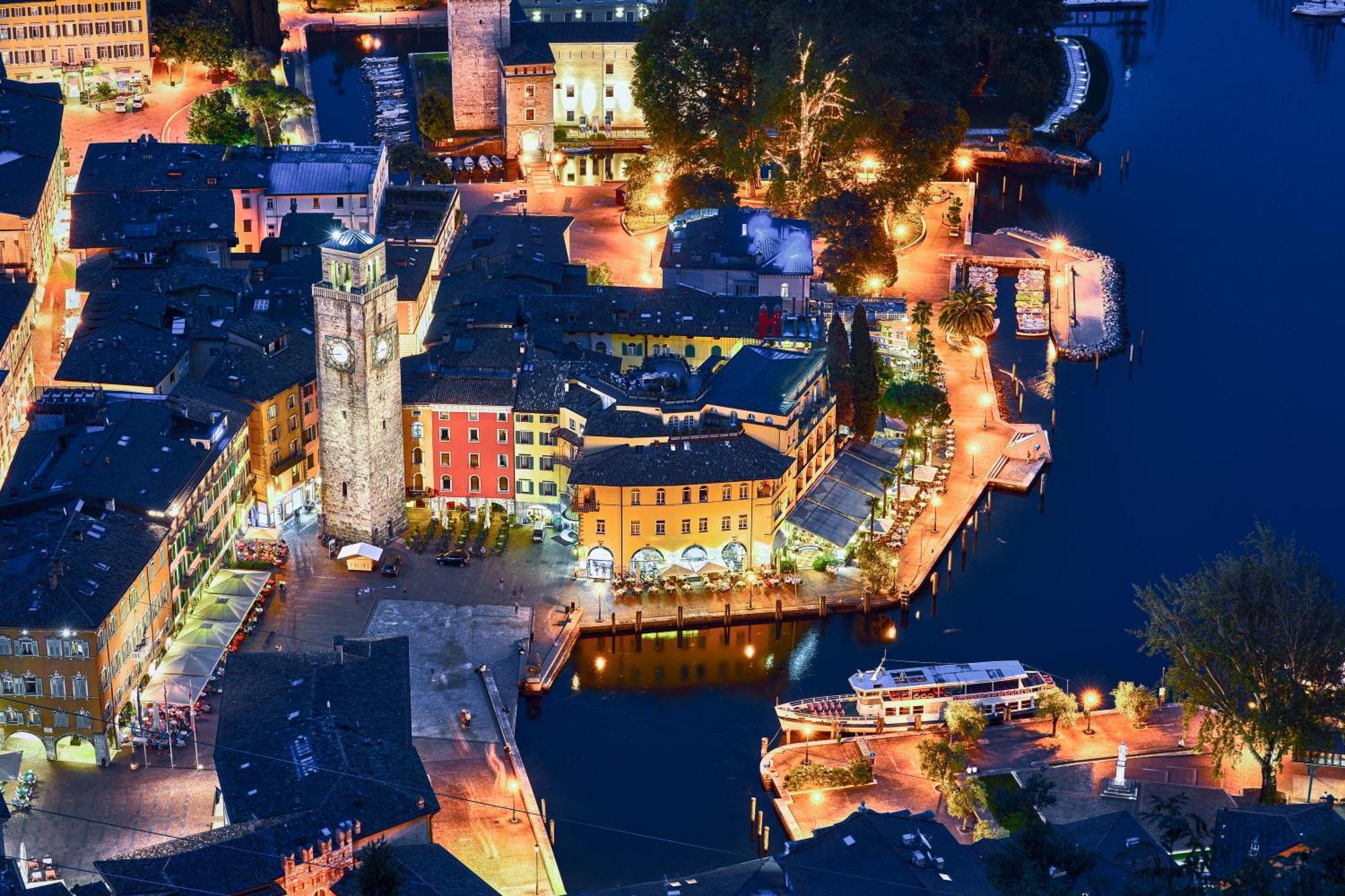 Villa Mimosa - Appartamento 1 - Happy Rentals Desenzano del Garda Exteriör bild