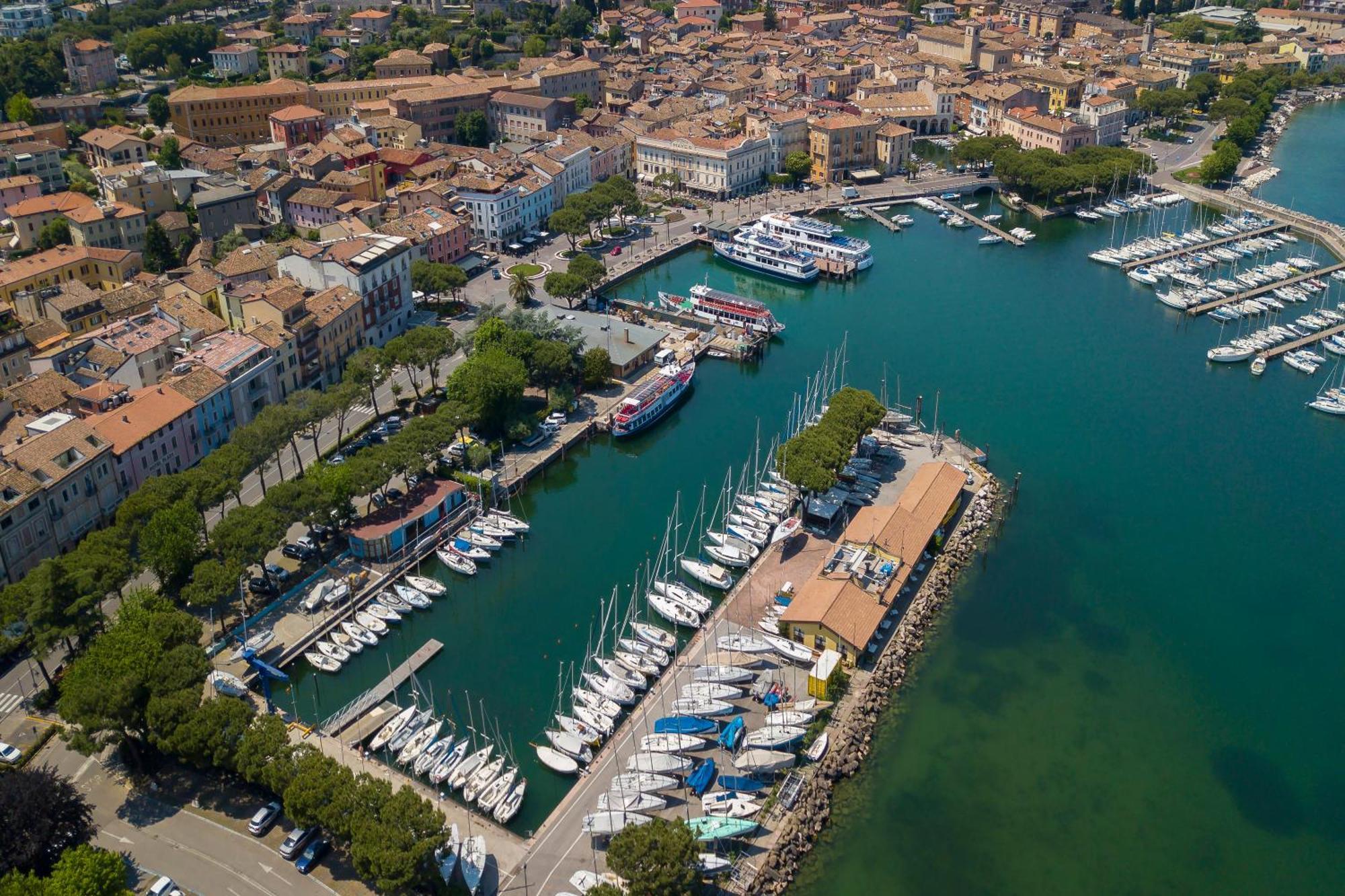 Villa Mimosa - Appartamento 1 - Happy Rentals Desenzano del Garda Exteriör bild
