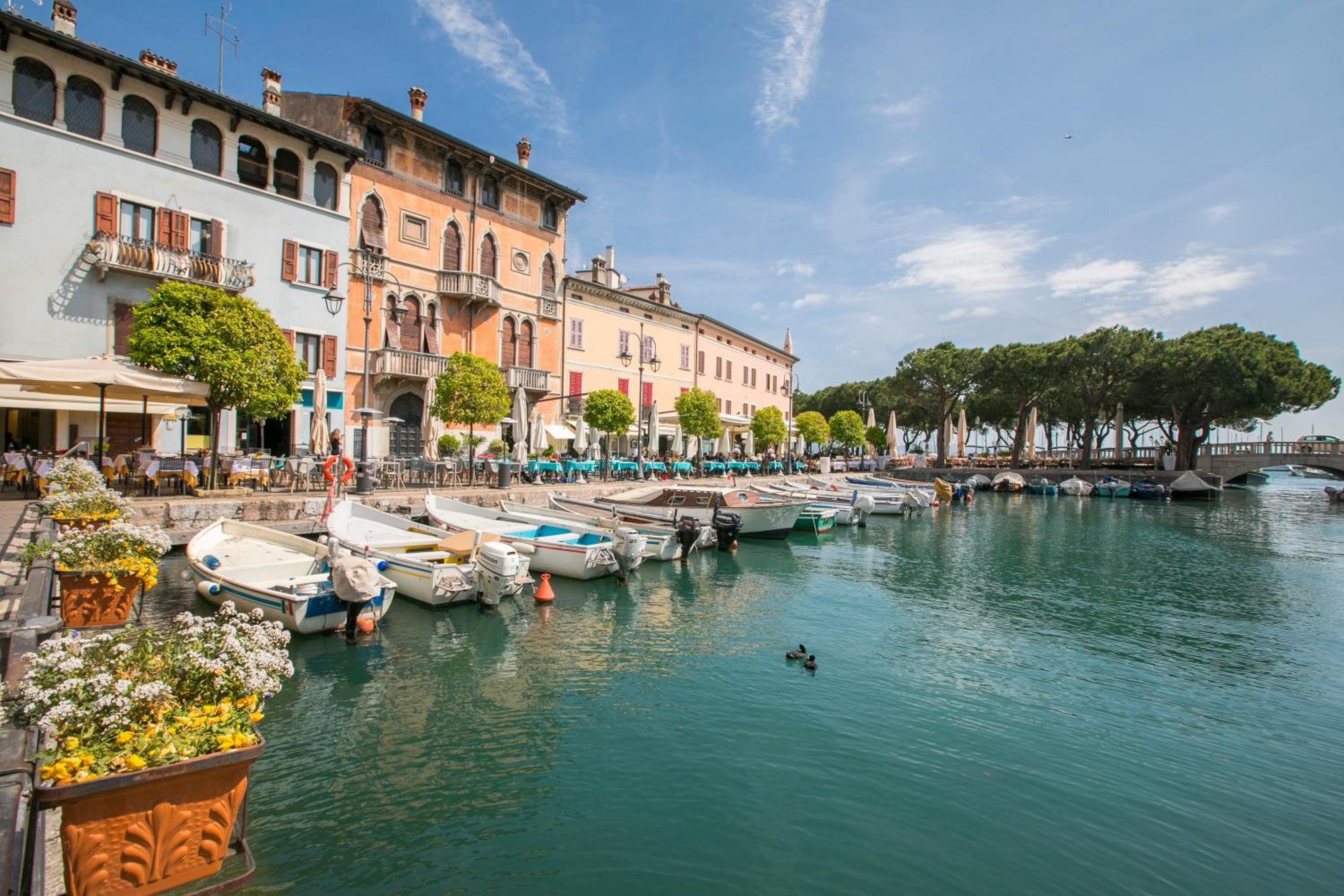 Villa Mimosa - Appartamento 1 - Happy Rentals Desenzano del Garda Exteriör bild